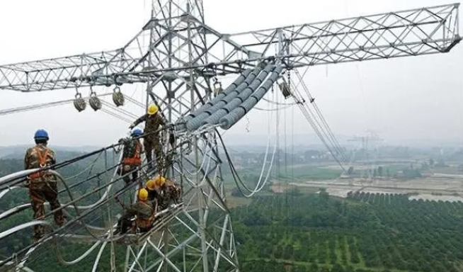 双鸭山市光缆与电缆：欧孚光电厂家告诉你“光”与“电”的不同秘密